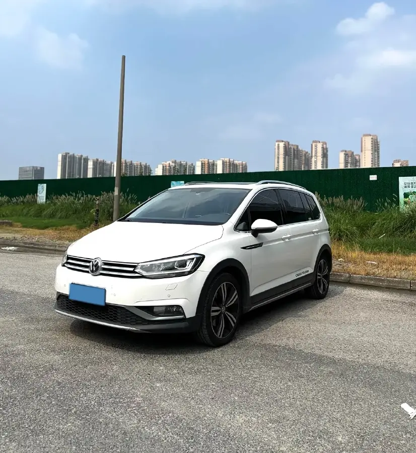 2018 Volkswagen Touran 1.4T 150HP L4 7DCT