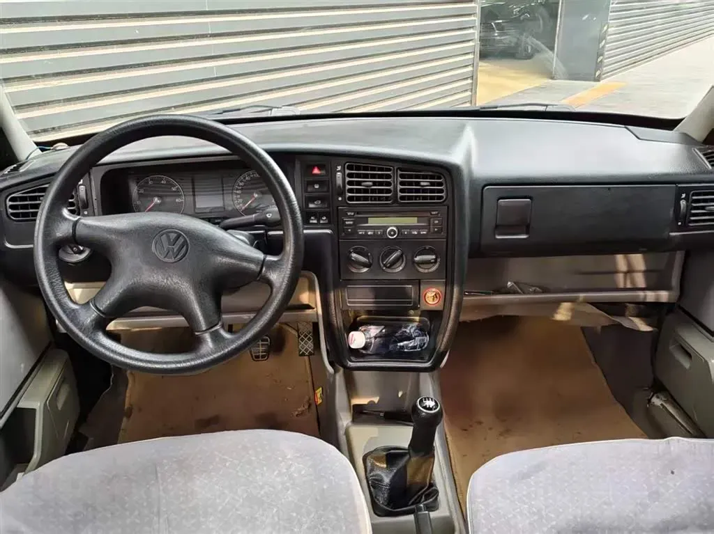 2010 Volkswagen Jetta 1.6L 95HP L4 5MT,autocango,china used car exporter,china ev exporter,chinese used car exporter,chinese used ev exporter