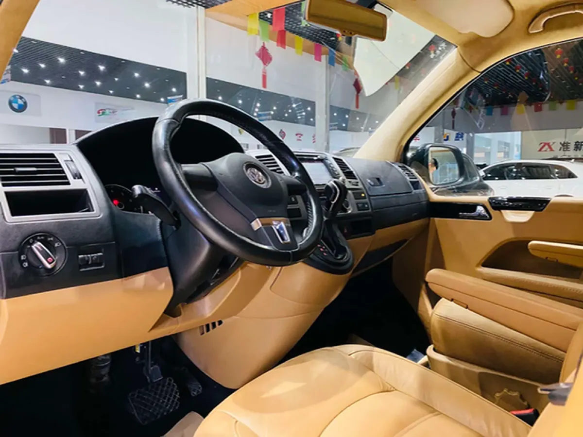 2015 Volkswagen Caravelle 2.0T 204HP L4 7DCT,autocango,china used car exporter,china ev exporter,chinese used car exporter,chinese used ev exporter