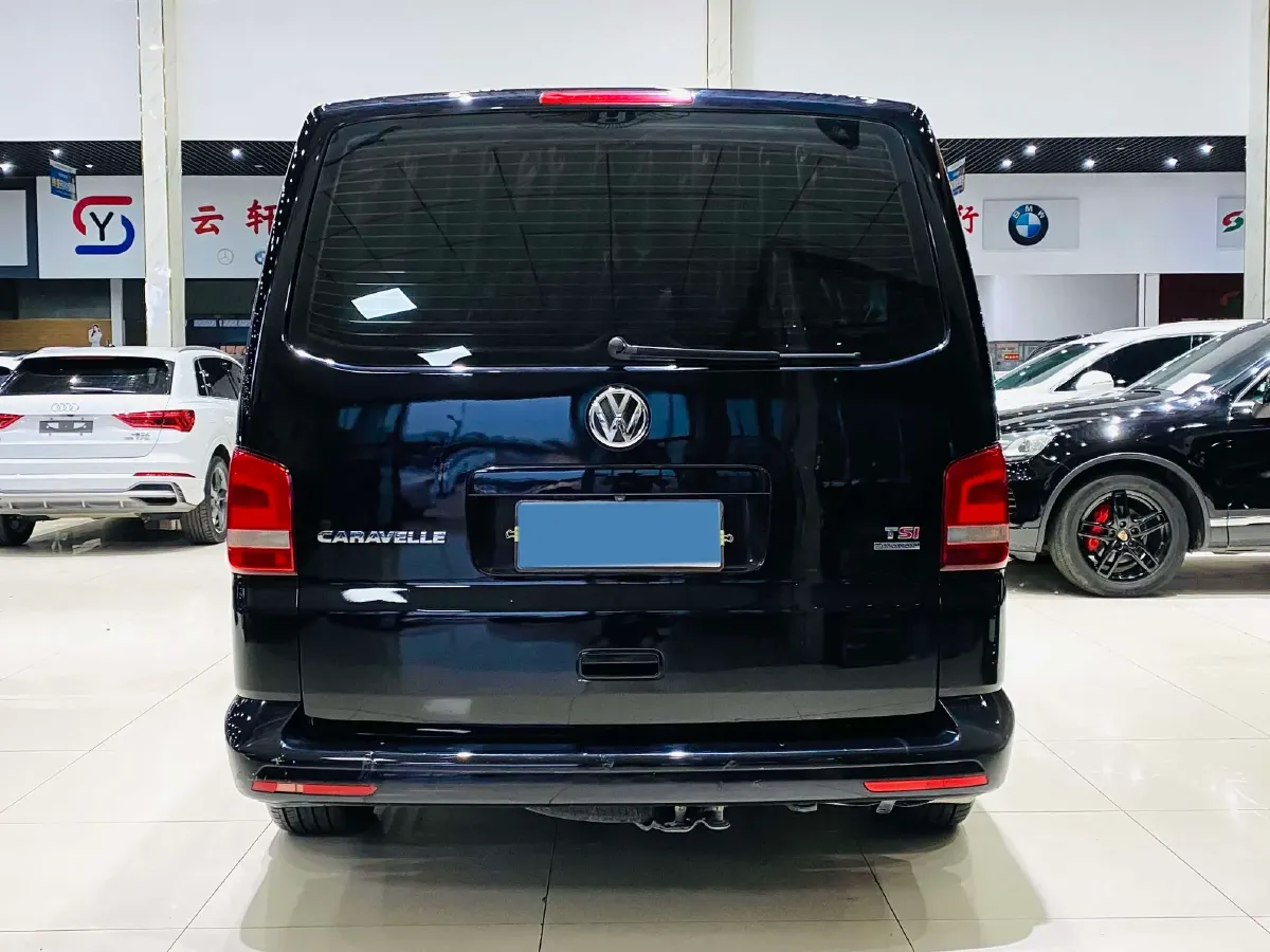 2015 Volkswagen Caravelle 2.0T 204HP L4 7DCT,autocango,china used car exporter,china ev exporter,chinese used car exporter,chinese used ev exporter