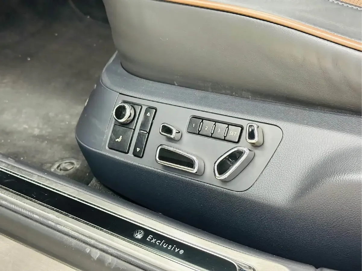 2015 Volkswagen Pheaton 3.0L 250HP V6 6AT,autocango,china used car exporter,china ev exporter,chinese used car exporter,chinese used ev exporter