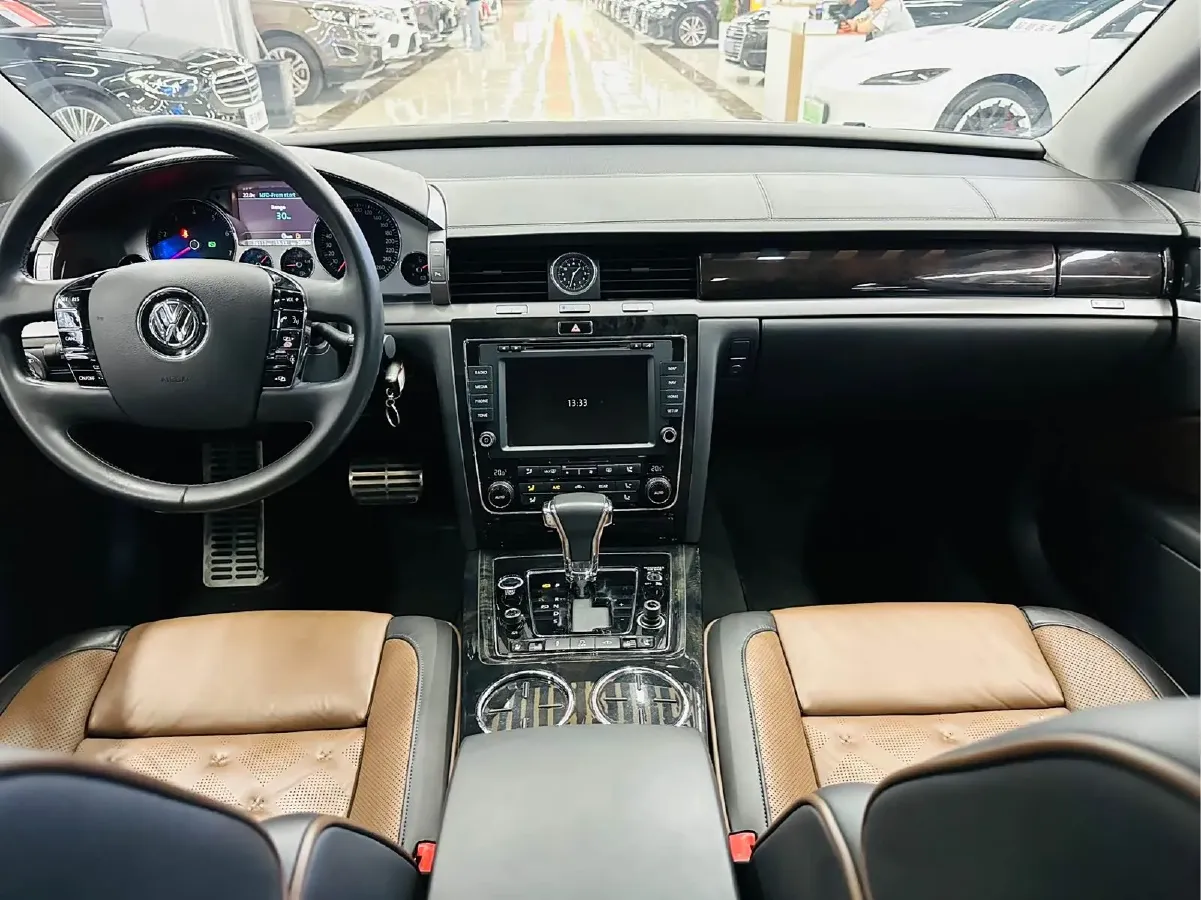 2015 Volkswagen Pheaton 3.0L 250HP V6 6AT,autocango,china used car exporter,china ev exporter,chinese used car exporter,chinese used ev exporter