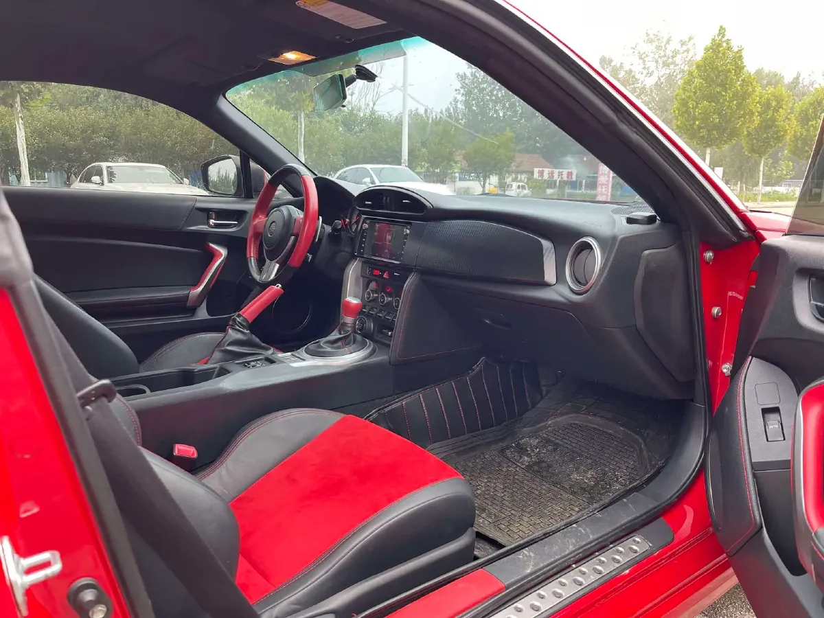 2013 Toyota 86 2.0L 200HP H4 6AT,autocango,china used car exporter,china ev exporter,chinese used car exporter,chinese used ev exporter