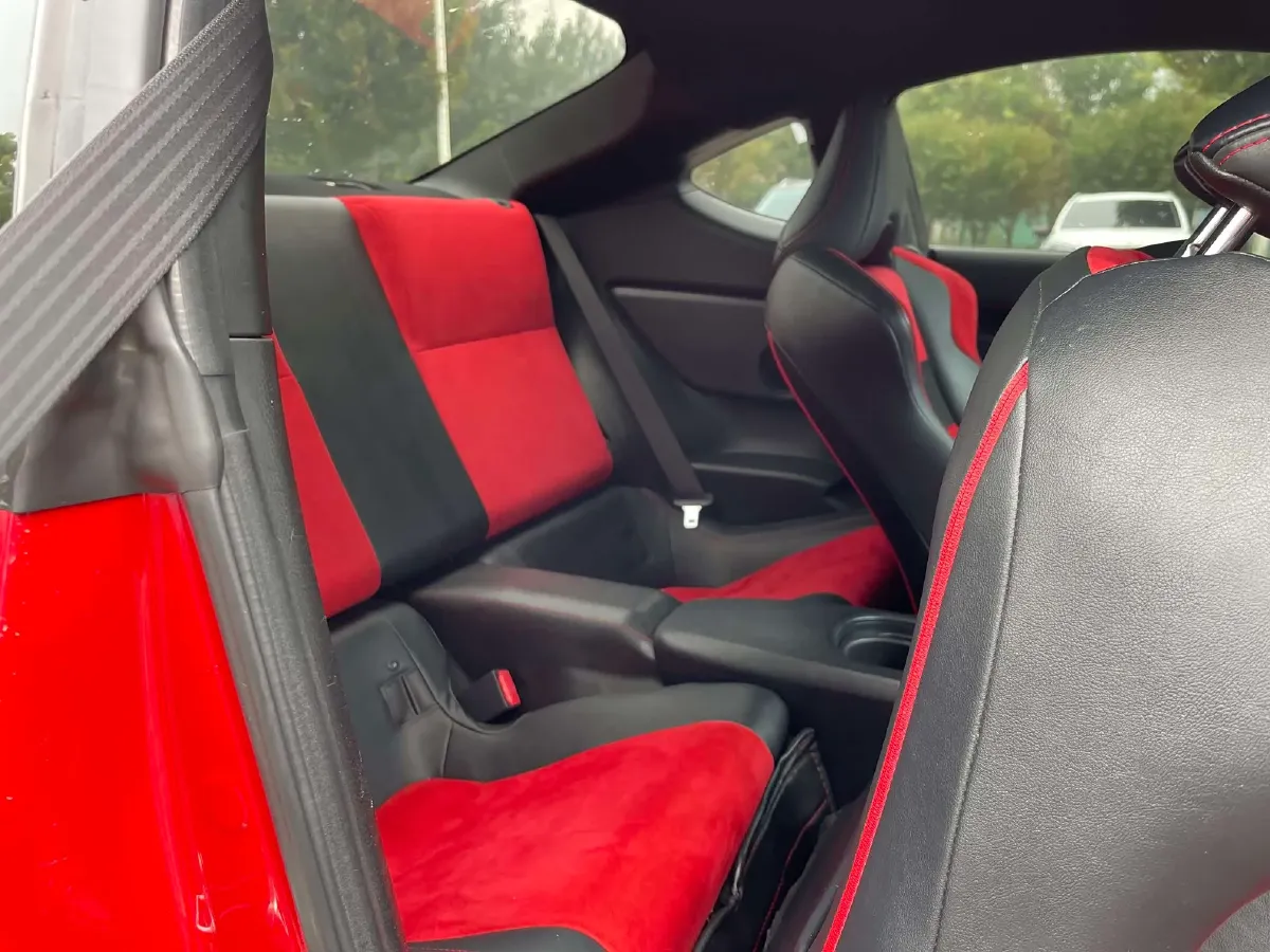 2013 Toyota 86 2.0L 200HP H4 6AT,autocango,china used car exporter,china ev exporter,chinese used car exporter,chinese used ev exporter