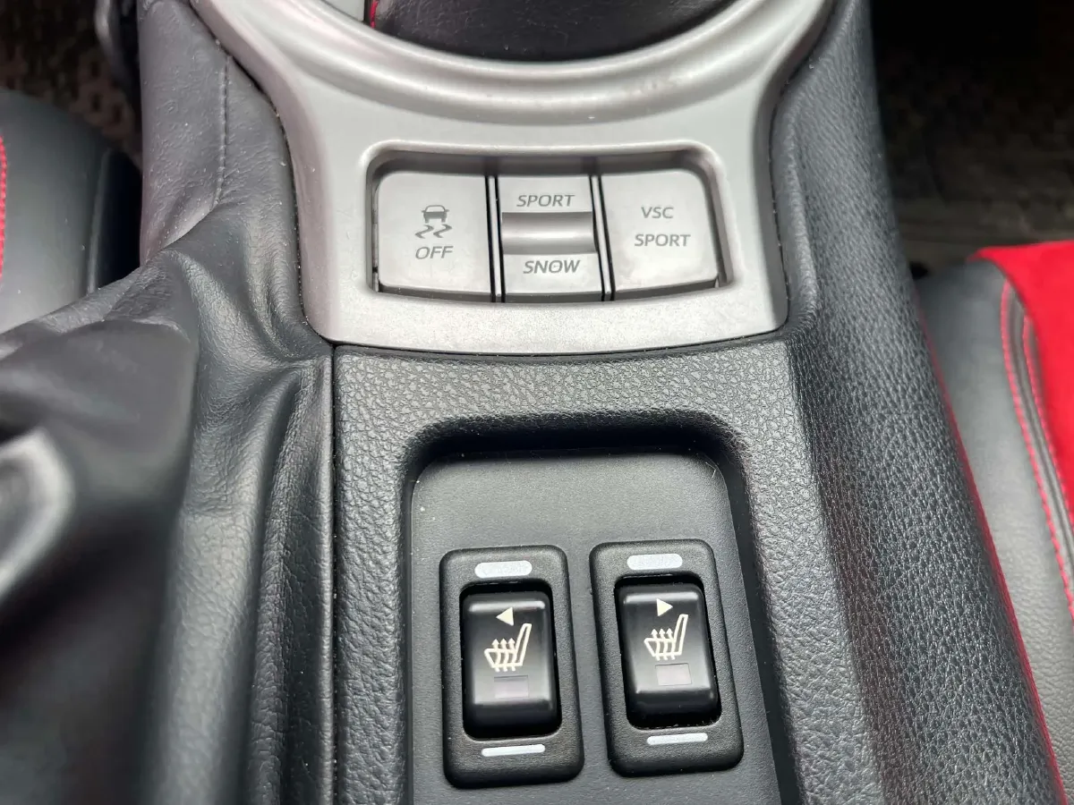 2013 Toyota 86 2.0L 200HP H4 6AT,autocango,china used car exporter,china ev exporter,chinese used car exporter,chinese used ev exporter