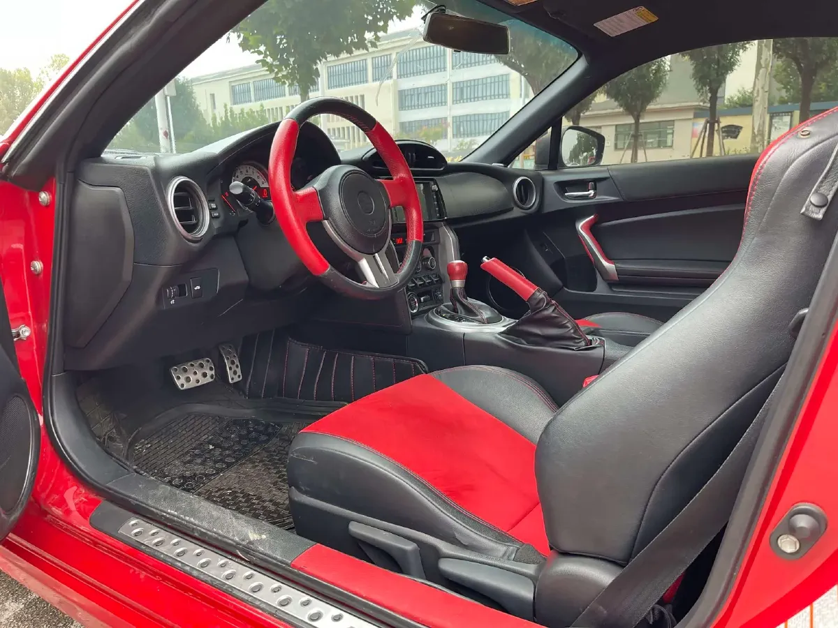 2013 Toyota 86 2.0L 200HP H4 6AT,autocango,china used car exporter,china ev exporter,chinese used car exporter,chinese used ev exporter