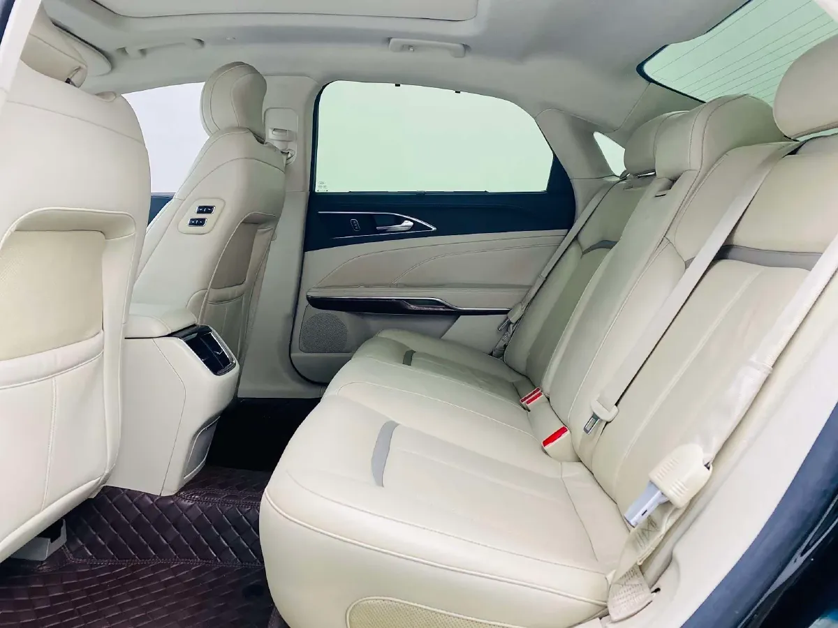 2015 Ford Taurus 2.7T 329HP V6 6AT,autocango,china used car exporter,china ev exporter,chinese used car exporter,chinese used ev exporter