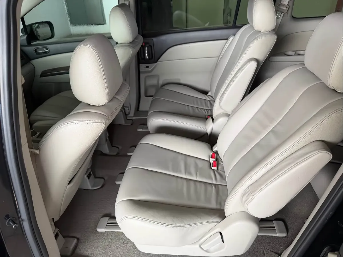 2013 Mazda 8 2.5L 163HP L4 5AT,autocango,china used car exporter,china ev exporter,chinese used car exporter,chinese used ev exporter