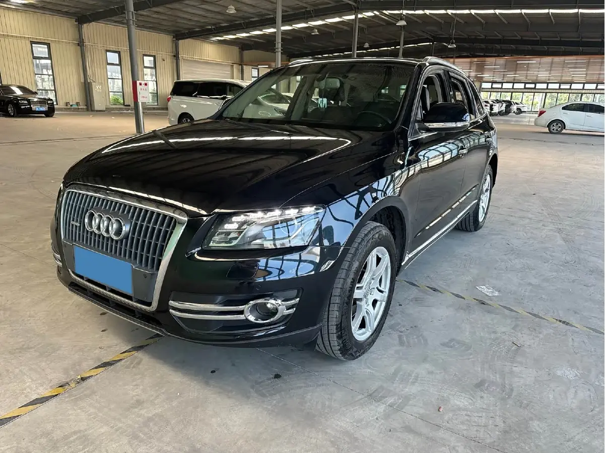 2012 Audi Q5 2.0T 211HP L4 8AT