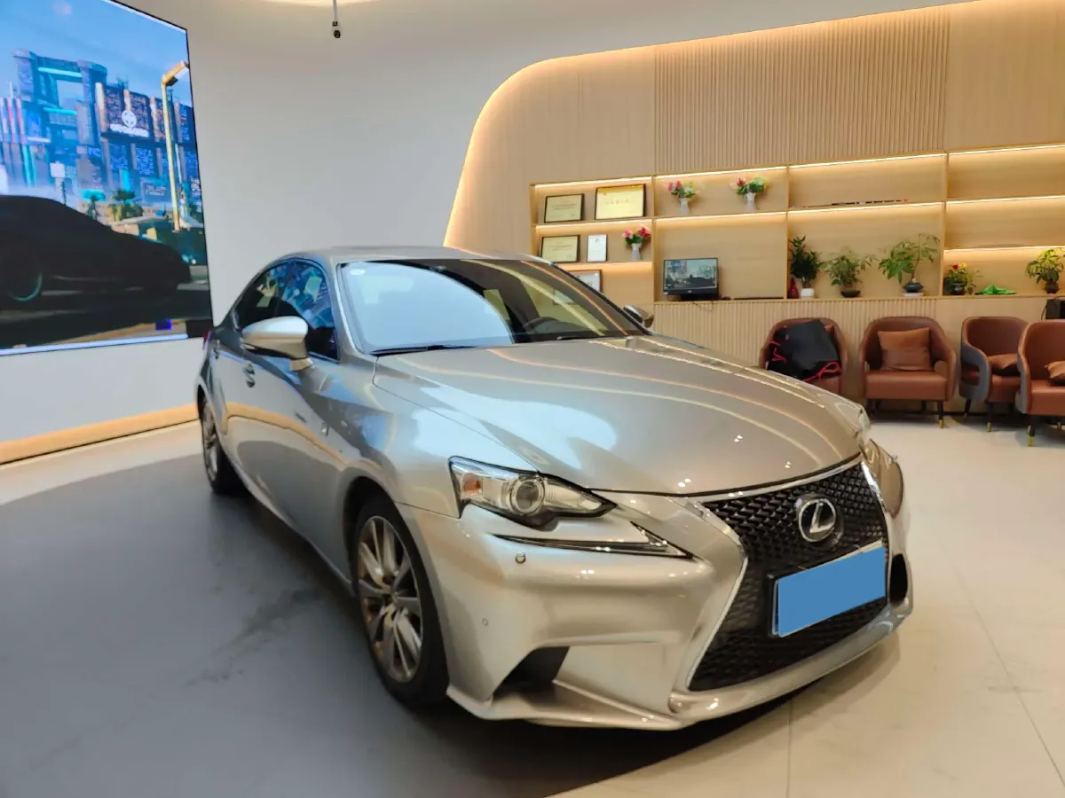 2015 Lexus IS 2.0T 245HP L4 8AT,autocango,china used car exporter,china ev exporter,chinese used car exporter,chinese used ev exporter