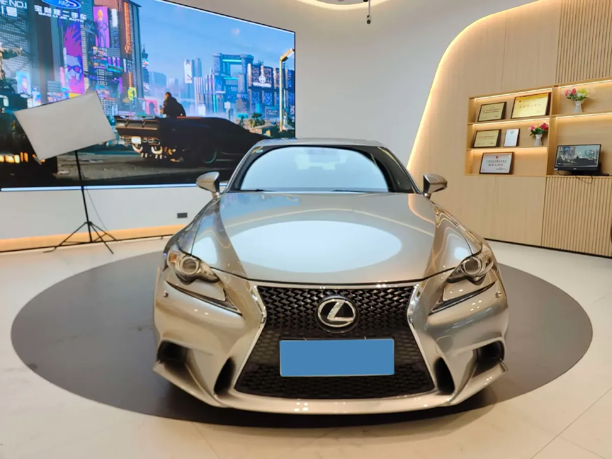 2015 Lexus IS 2.0T 245HP L4 8AT,autocango,china used car exporter,china ev exporter,chinese used car exporter,chinese used ev exporter