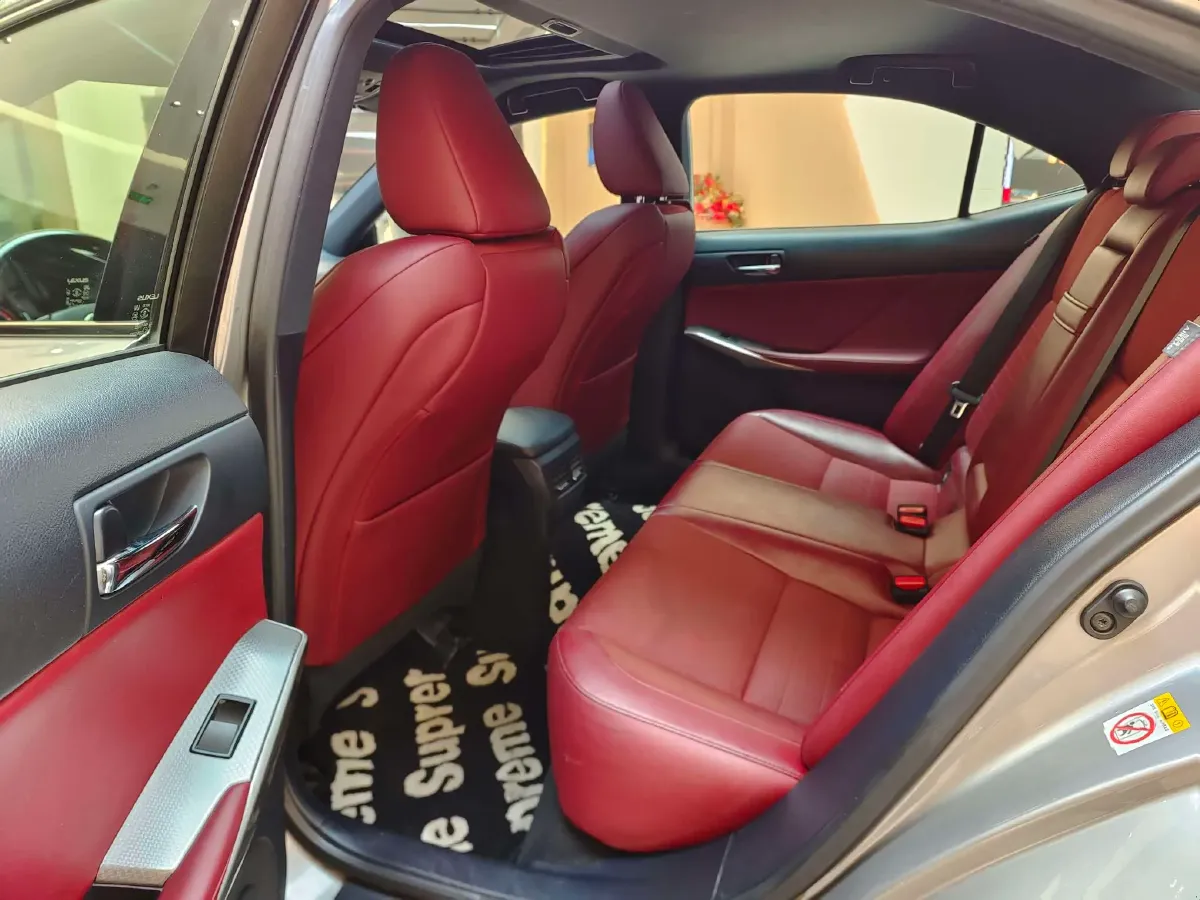 2015 Lexus IS 2.0T 245HP L4 8AT,autocango,china used car exporter,china ev exporter,chinese used car exporter,chinese used ev exporter