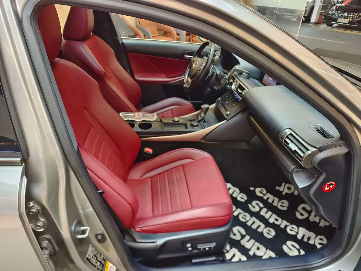 2015 Lexus IS 2.0T 245HP L4 8AT,autocango,china used car exporter,china ev exporter,chinese used car exporter,chinese used ev exporter