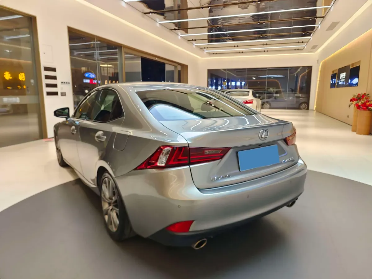 2015 Lexus IS 2.0T 245HP L4 8AT,autocango,china used car exporter,china ev exporter,chinese used car exporter,chinese used ev exporter
