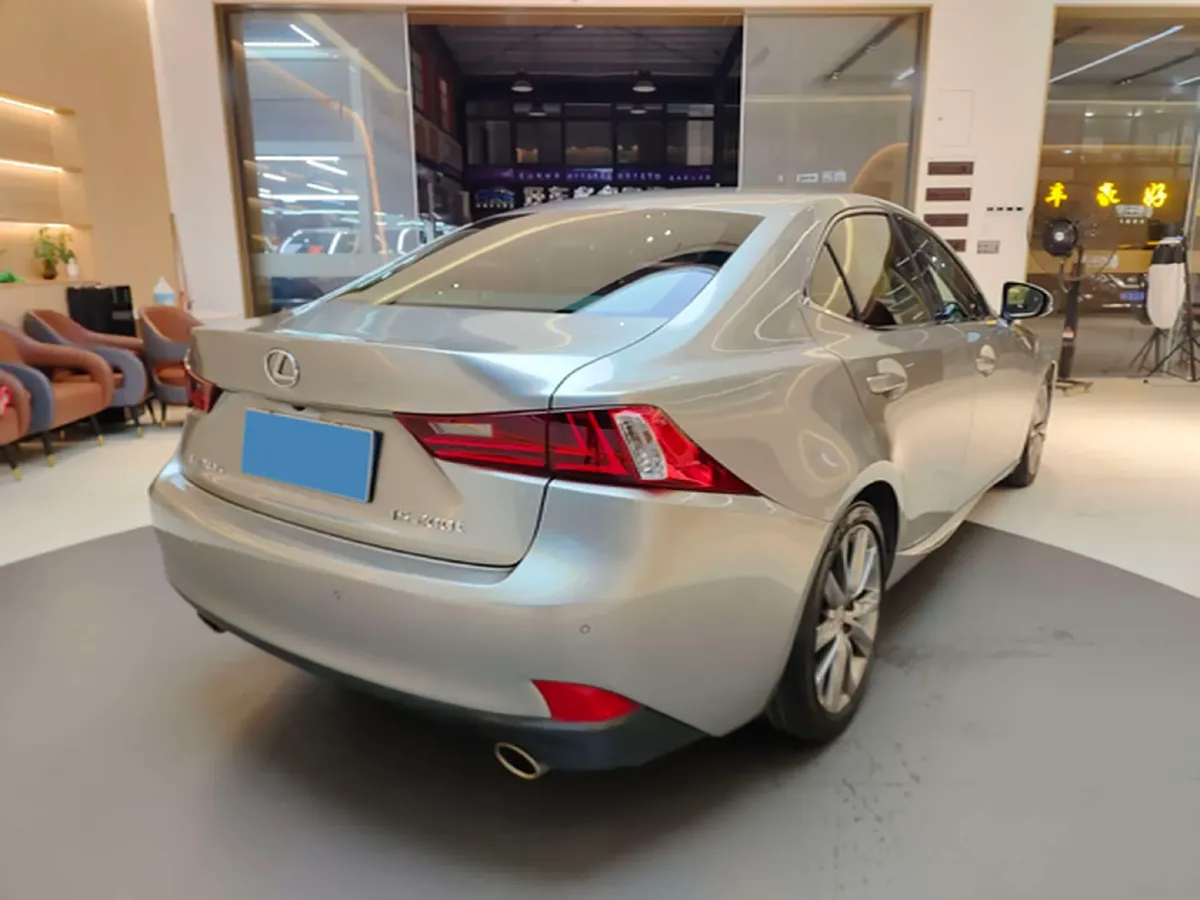 2015 Lexus IS 2.0T 245HP L4 8AT,autocango,china used car exporter,china ev exporter,chinese used car exporter,chinese used ev exporter