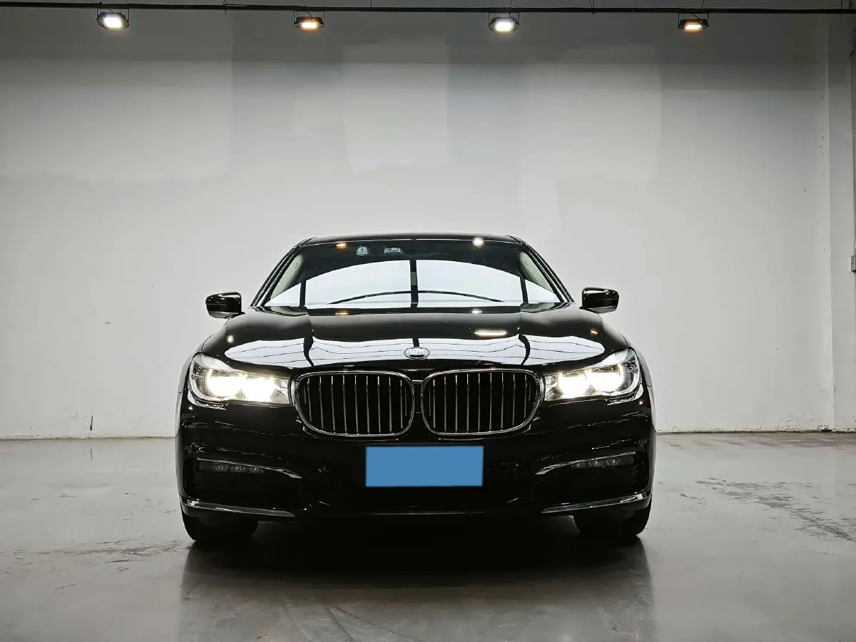 2016 BMW 7 Series 2.0T 258HP L4 8AT