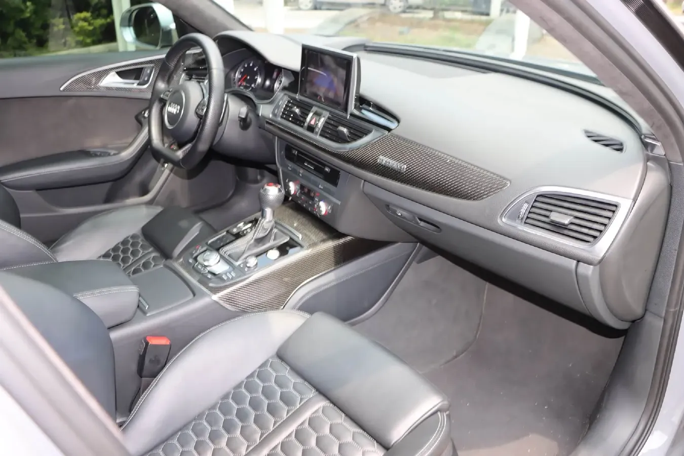 2016 Audi RS 6 4.0T 560HP V8 8AT,autocango,china used car exporter,china ev exporter,chinese used car exporter,chinese used ev exporter