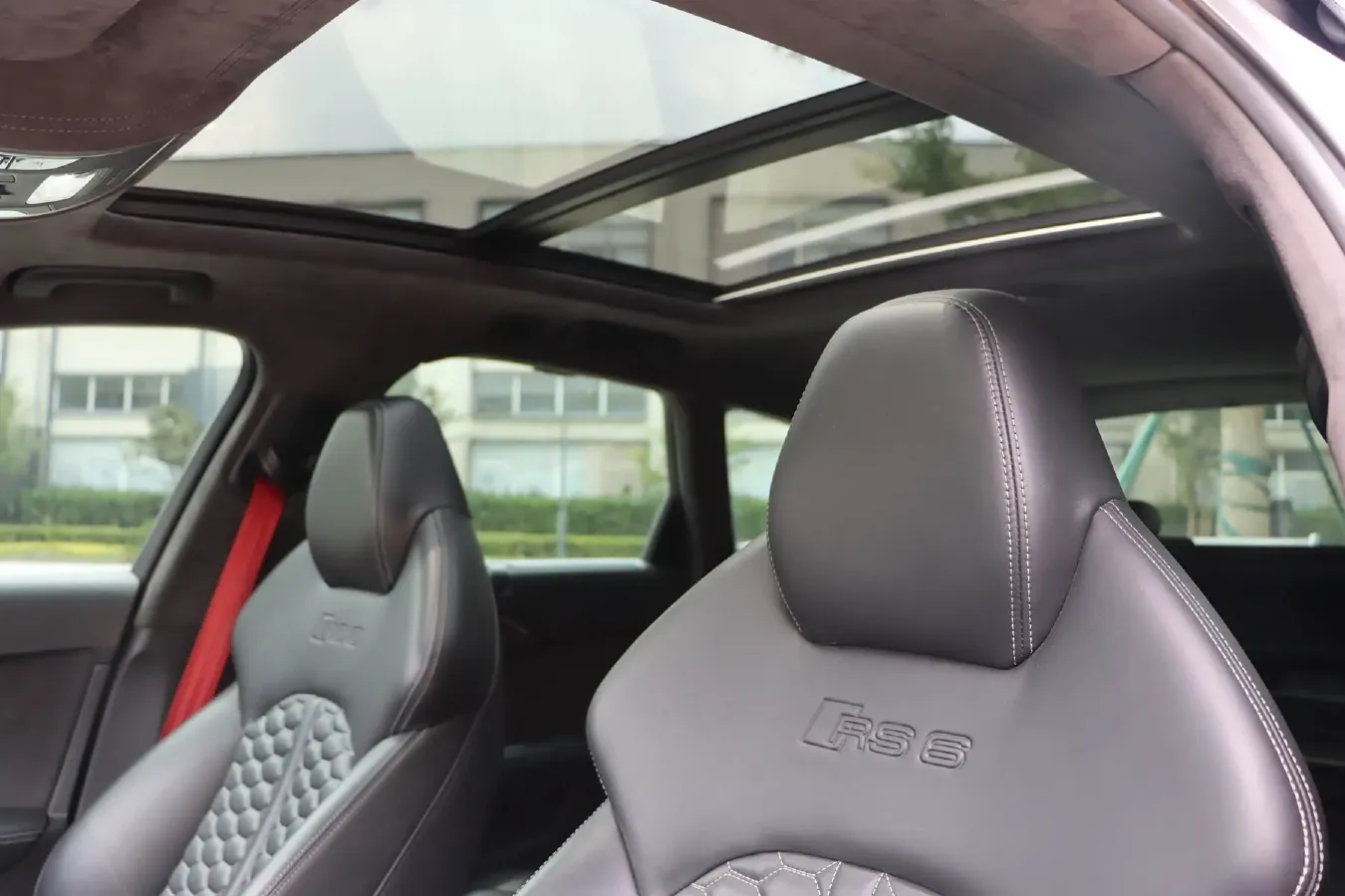 2016 Audi RS 6 4.0T 560HP V8 8AT,autocango,china used car exporter,china ev exporter,chinese used car exporter,chinese used ev exporter