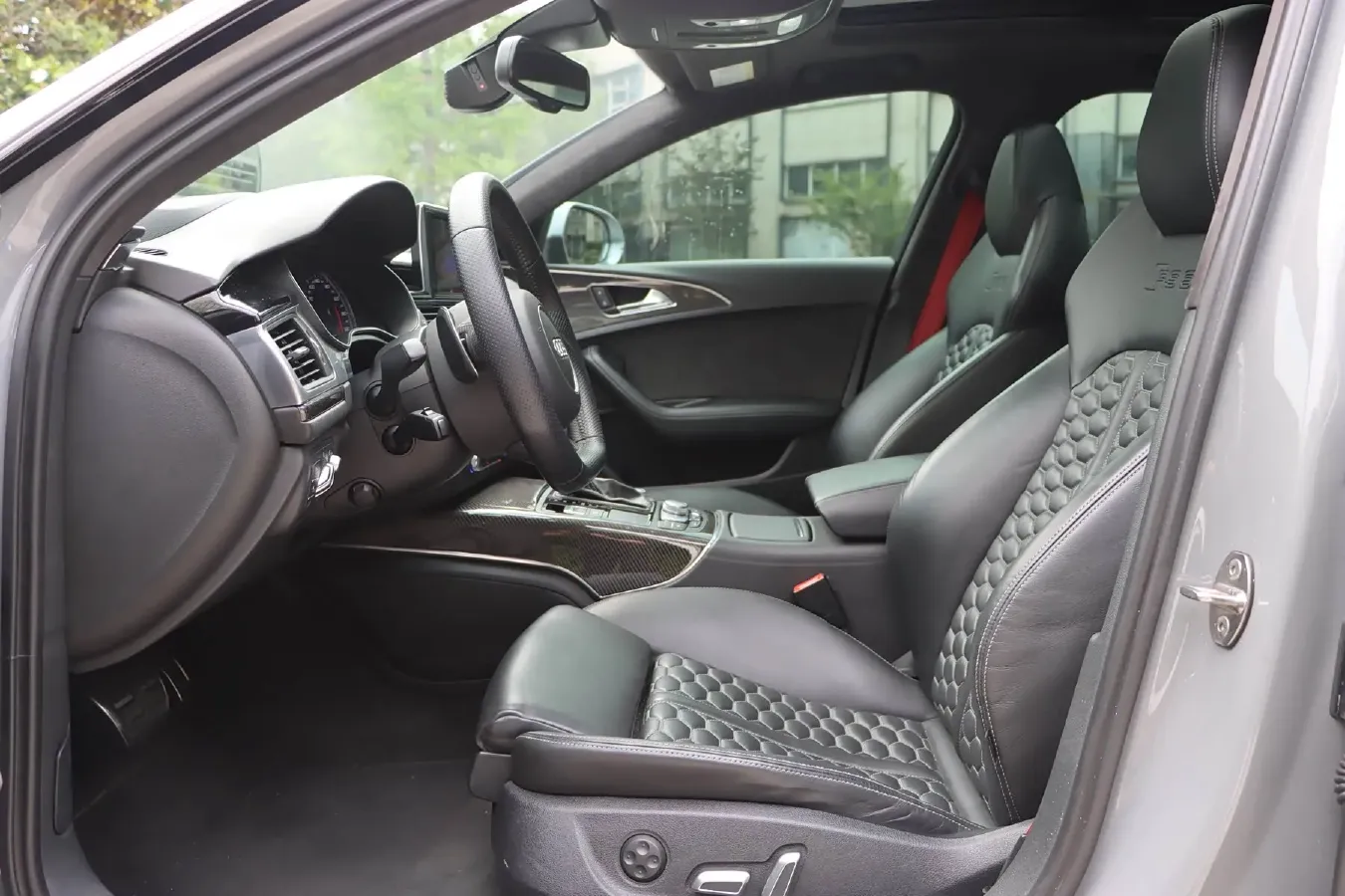 2016 Audi RS 6 4.0T 560HP V8 8AT,autocango,china used car exporter,china ev exporter,chinese used car exporter,chinese used ev exporter