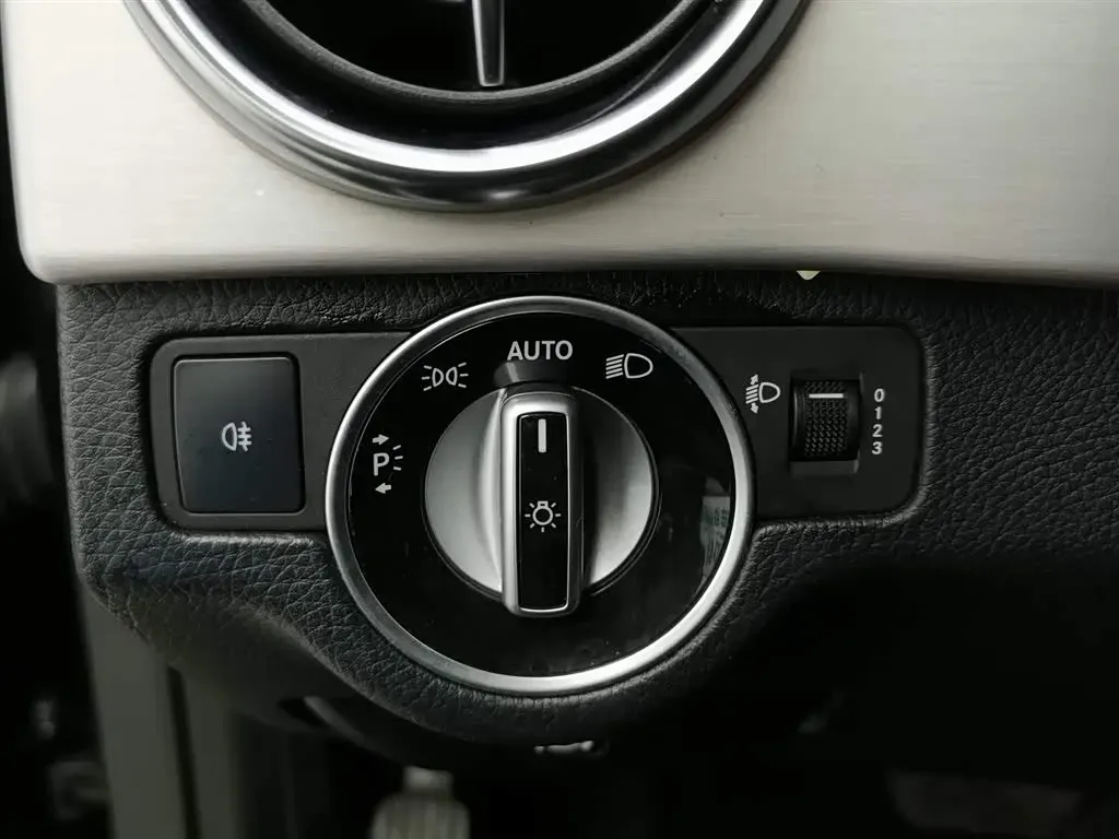 2013 Mercedes-Benz GLK Class 3.0L 245HP V6 7AT,autocango,china used car exporter,china ev exporter,chinese used car exporter,chinese used ev exporter