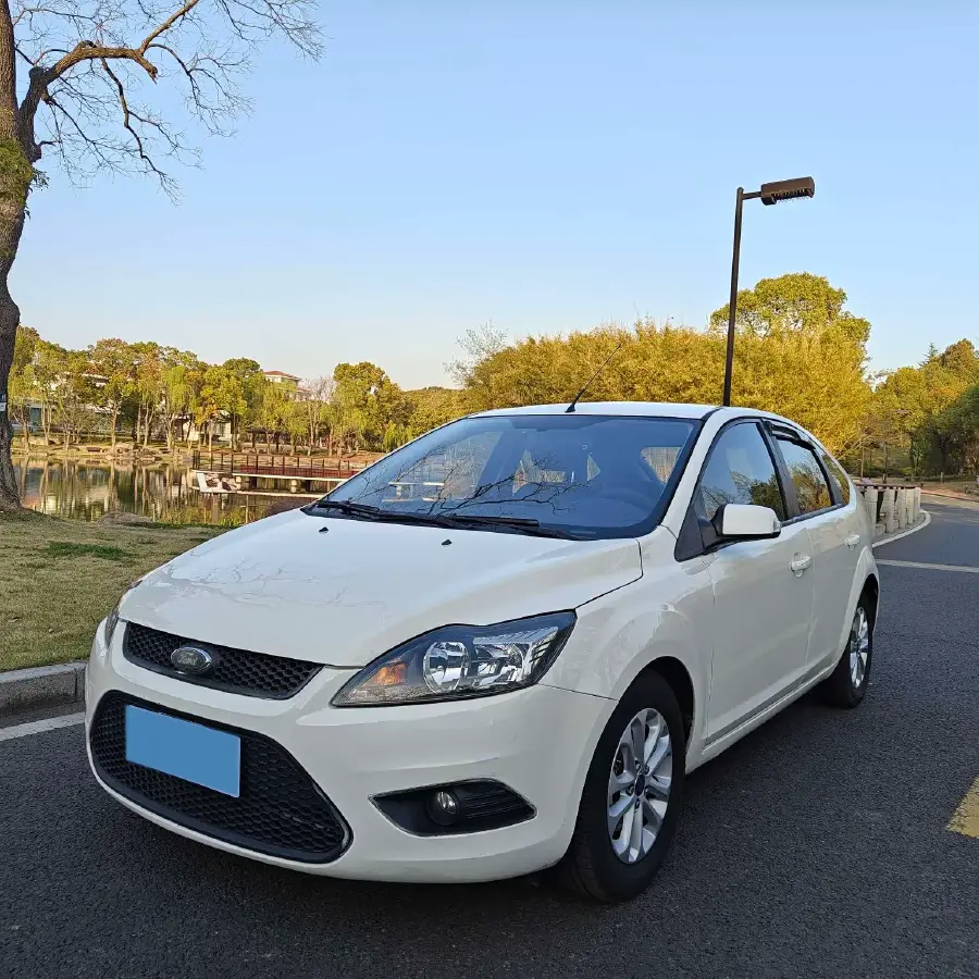 2013 Ford Focus 1.8L 124HP L4 5MT