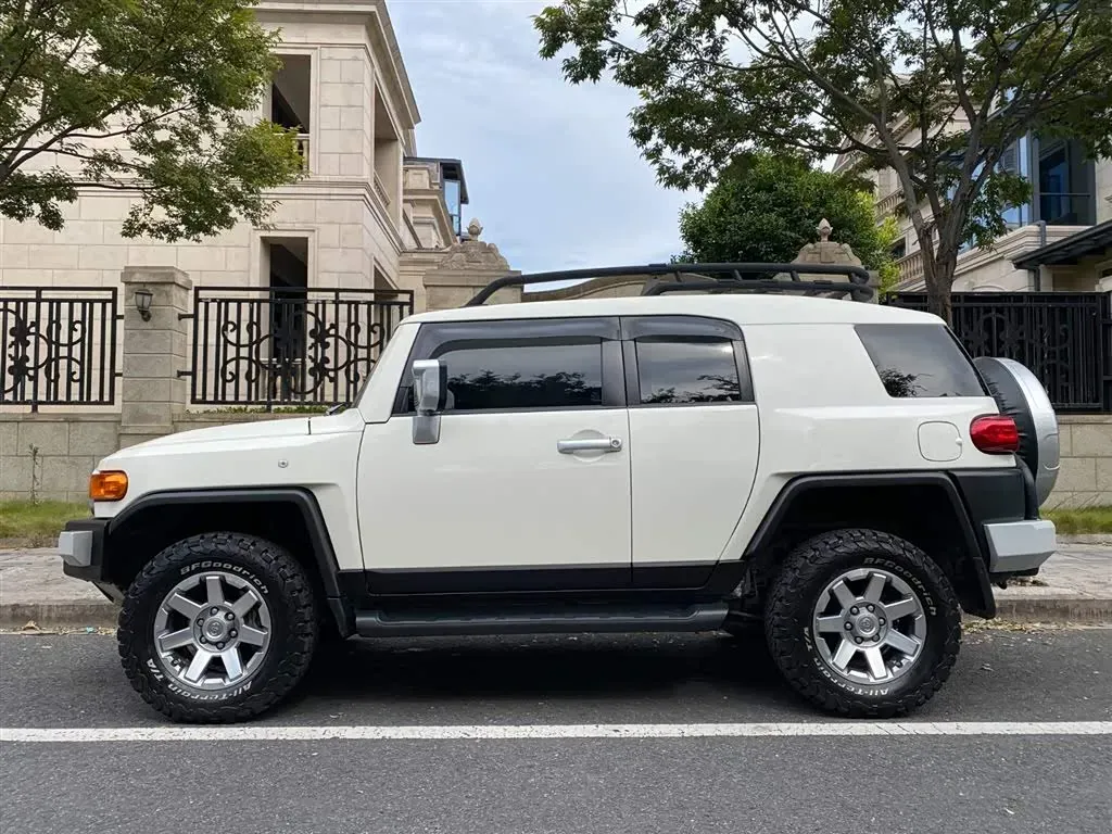 2013 Toyota FJ Cruiser 4.0L 272HP V6 5AT,autocango,china used car exporter,china ev exporter,chinese used car exporter,chinese used ev exporter