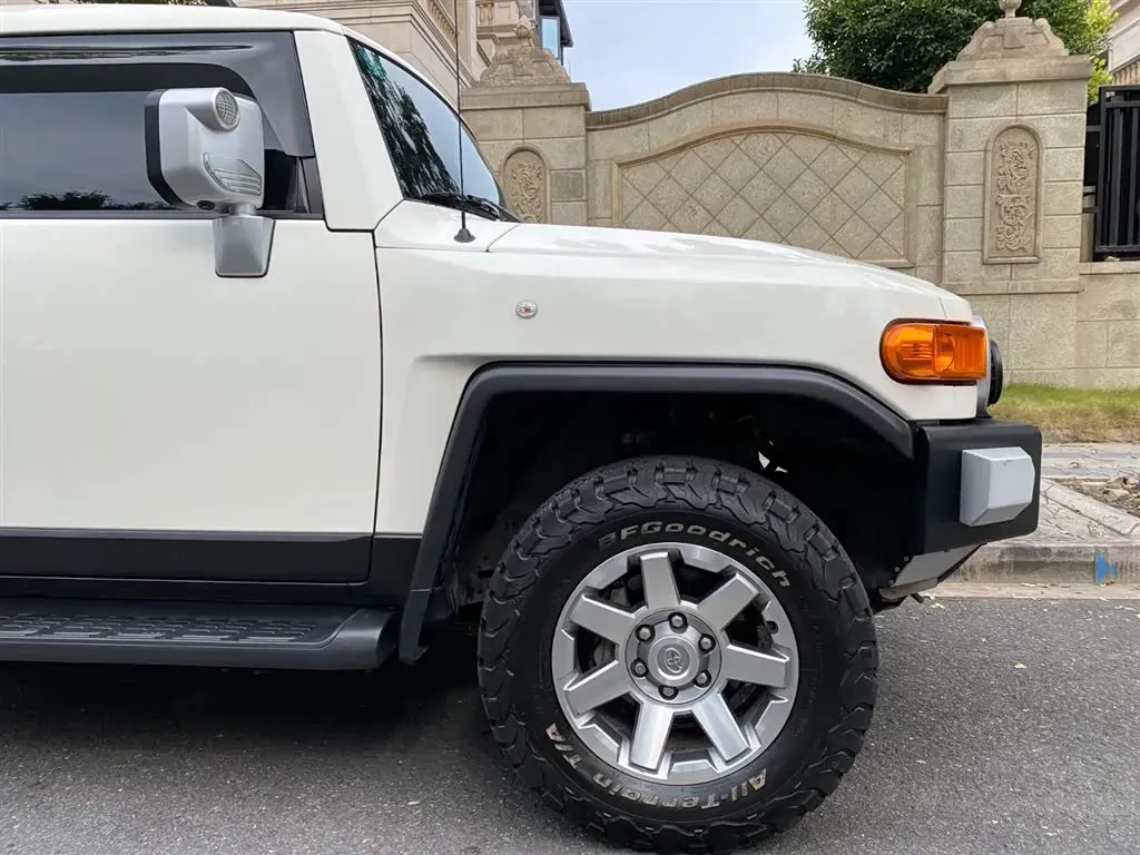 2013 Toyota FJ Cruiser 4.0L 272HP V6 5AT,autocango,china used car exporter,china ev exporter,chinese used car exporter,chinese used ev exporter