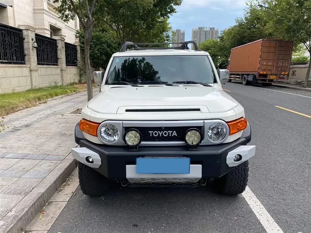 2013 Toyota FJ Cruiser 4.0L 272HP V6 5AT,autocango,china used car exporter,china ev exporter,chinese used car exporter,chinese used ev exporter