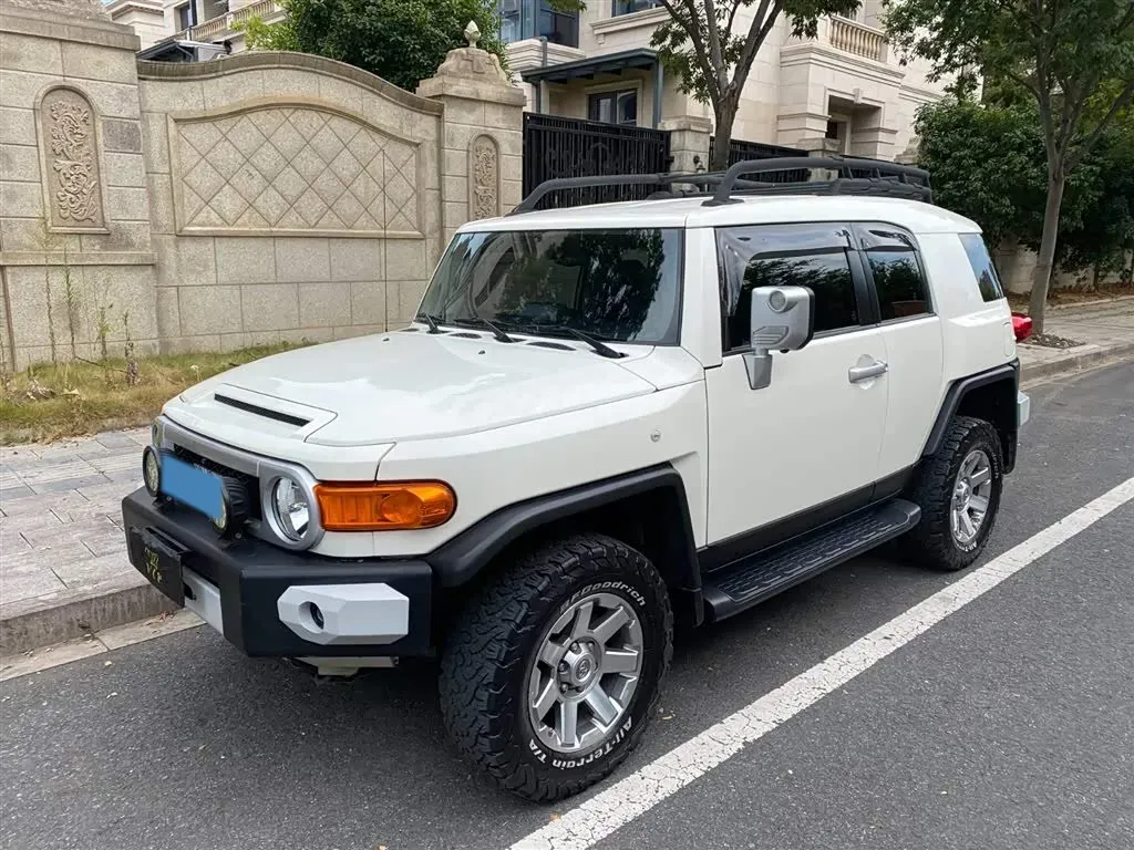 2013 Toyota FJ Cruiser 4.0L 272HP V6 5AT,autocango,china used car exporter,china ev exporter,chinese used car exporter,chinese used ev exporter