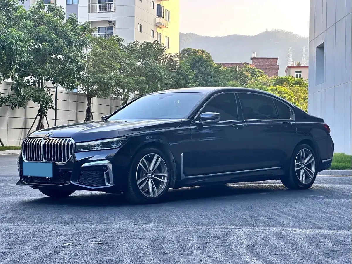 2018 BMW 7 Series 2.0T 258HP L4 8AT