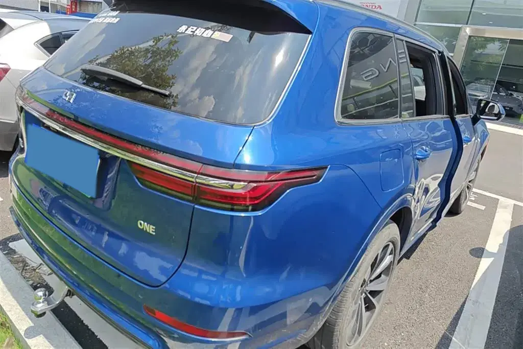 2020 LI ONE thumbnail 3