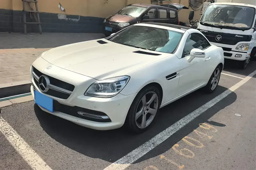 2011 Mercedes-Benz SLK Class 1.8T 184HP L4 7AT