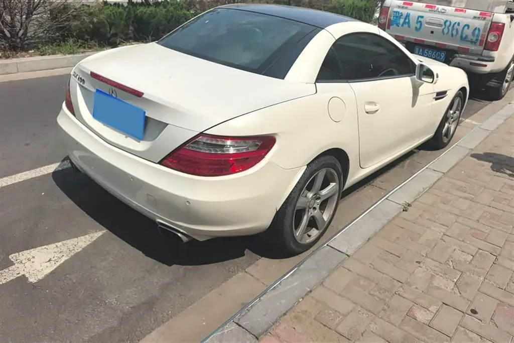 2011 Mercedes-Benz SLK Class 1.8T 184HP L4 7AT,autocango,china used car exporter,china ev exporter,chinese used car exporter,chinese used ev exporter