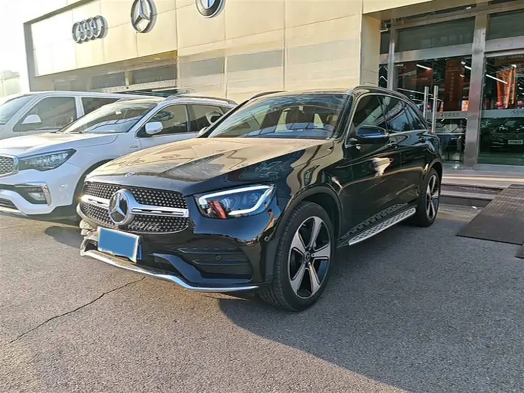 2021 MERCEDES-BENZ GLC view 1