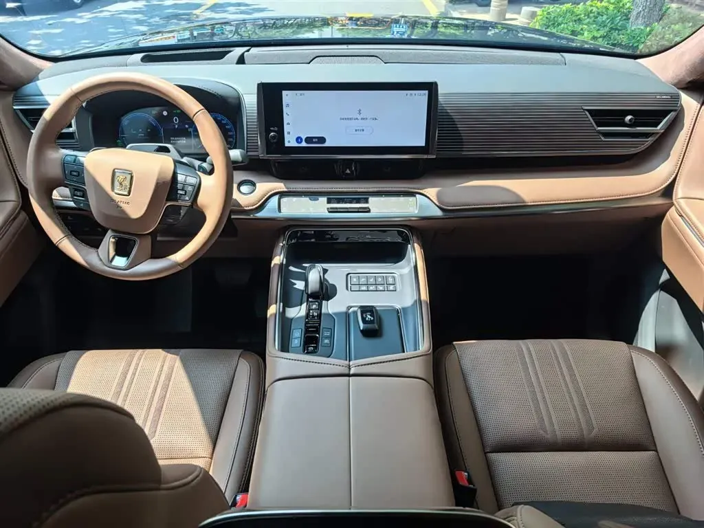 2024 Century Century 3.5L 262HP V6 E-CVT PHEV 18.1KWH,autocango,china used car exporter,china ev exporter,chinese used car exporter,chinese used ev exporter