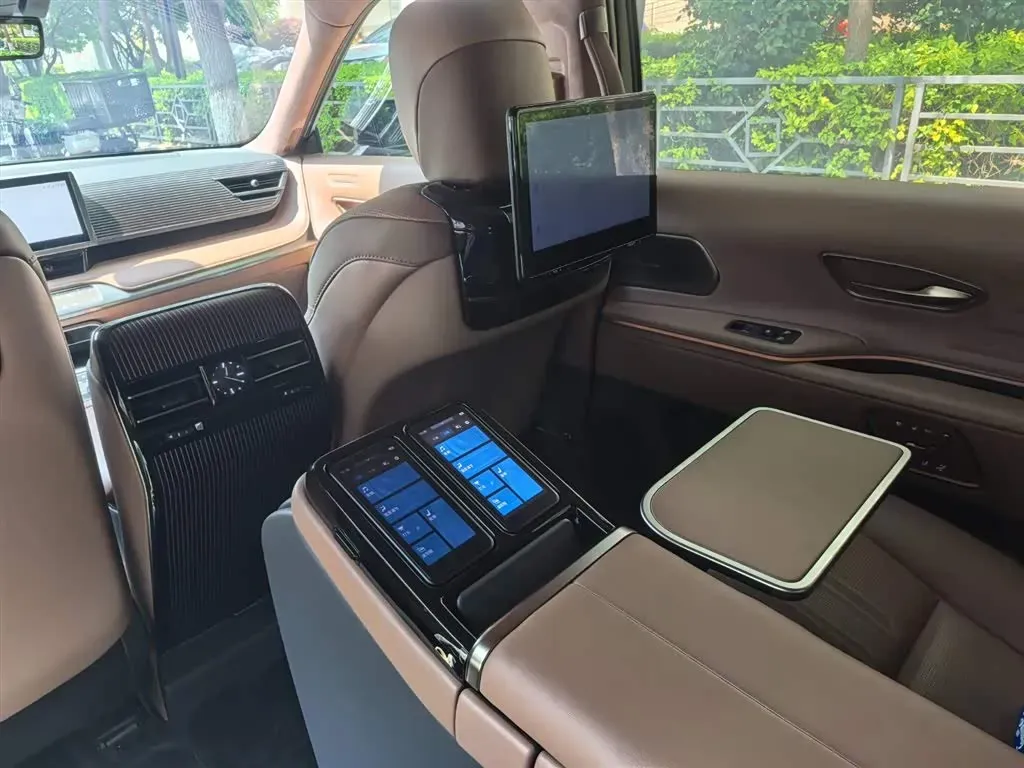 2024 Century Century 3.5L 262HP V6 E-CVT PHEV 18.1KWH,autocango,china used car exporter,china ev exporter,chinese used car exporter,chinese used ev exporter