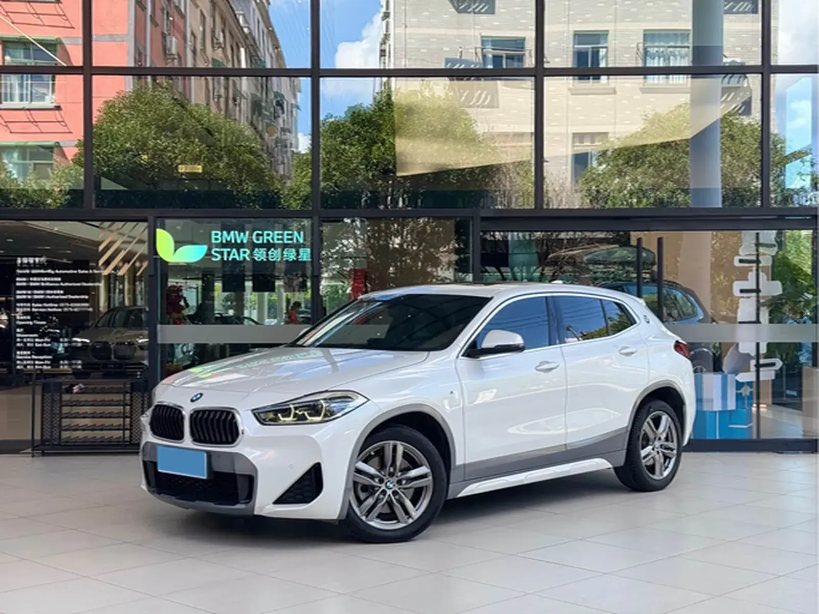 2021 BMW X2 view 1