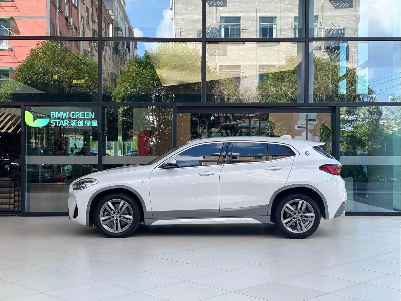 2021 BMW X2 thumbnail 3