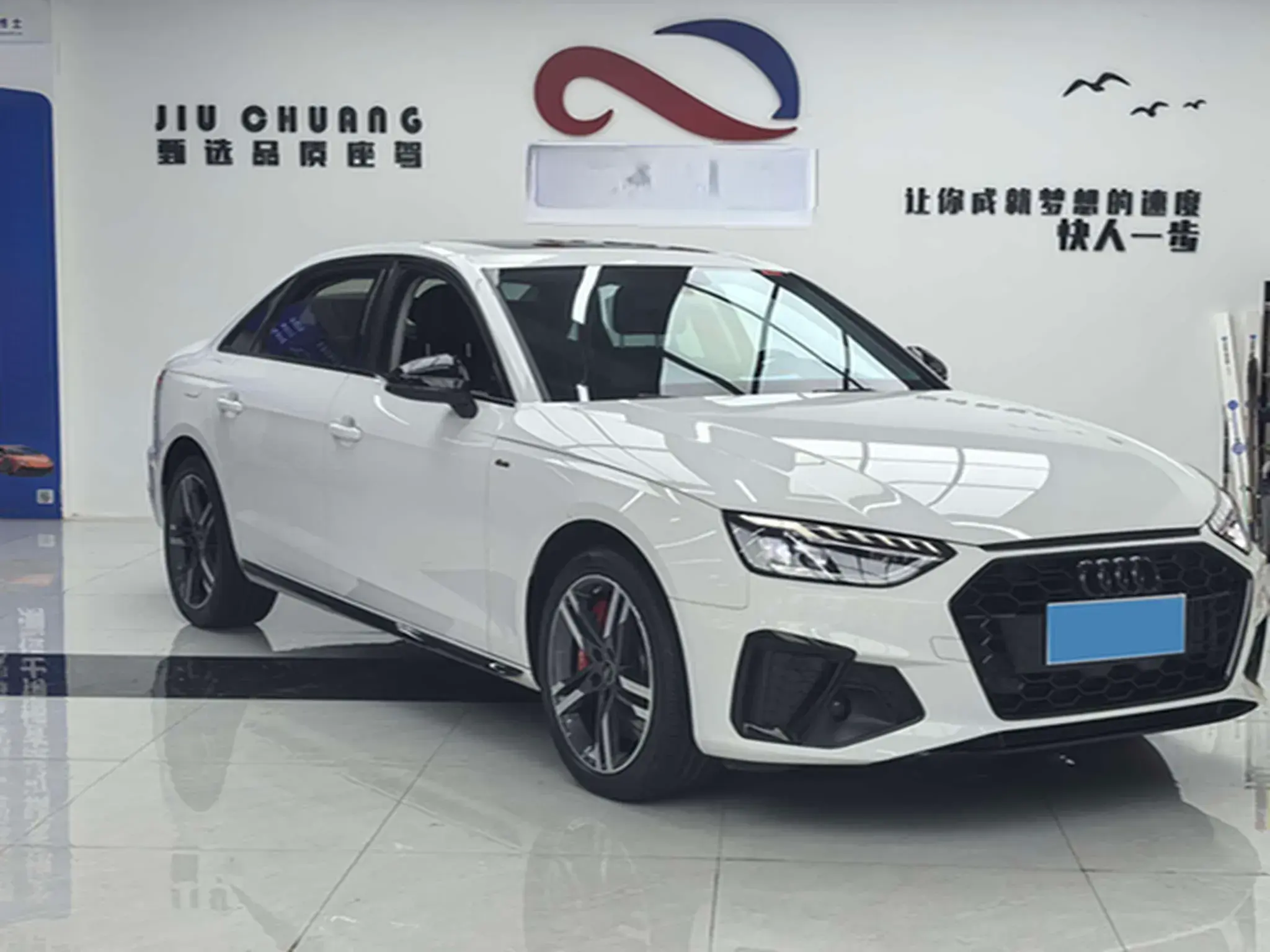 2022 AUDI A4L thumbnail 2