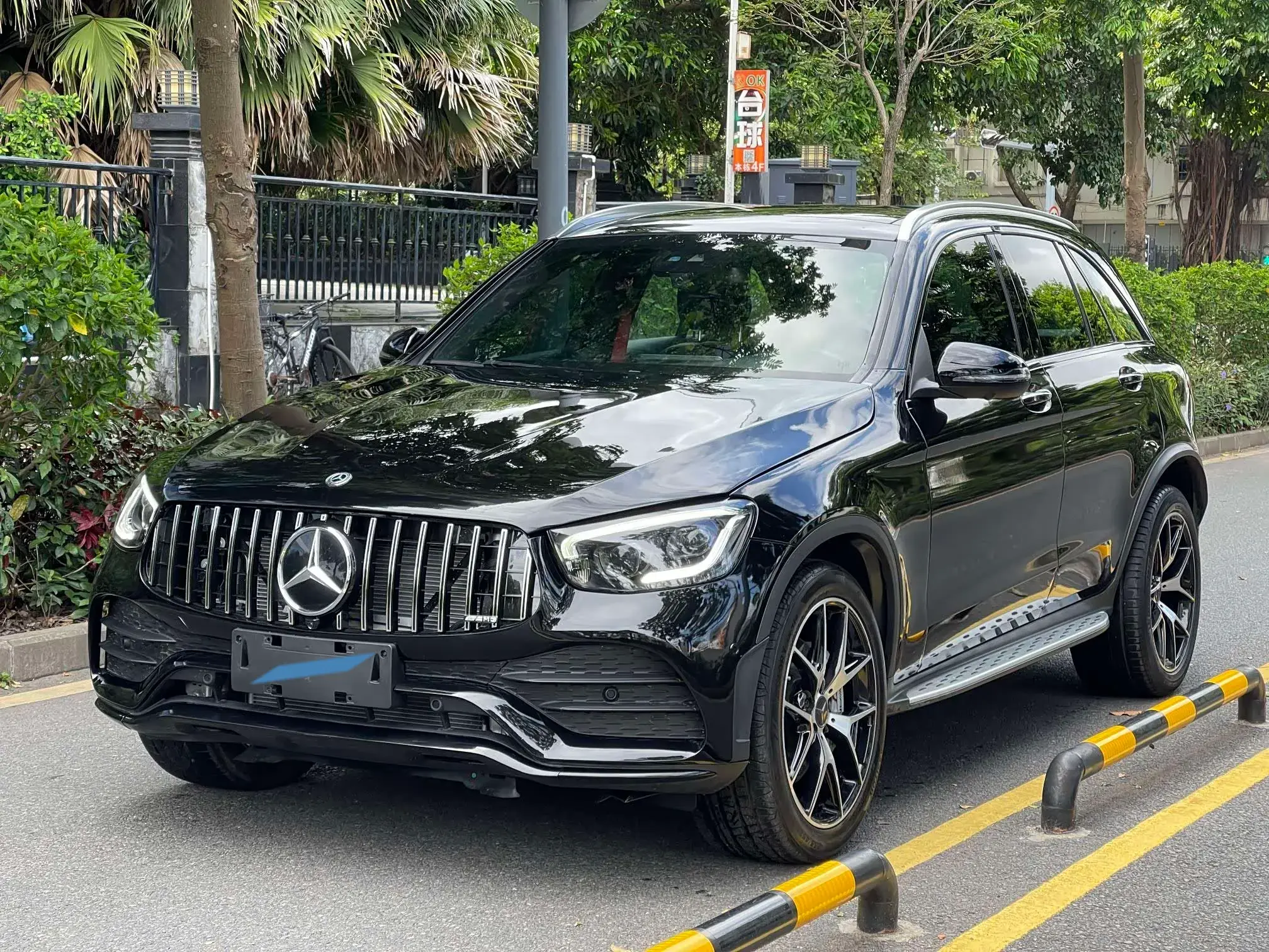 2022 MERCEDES-BENZ GLC view 1