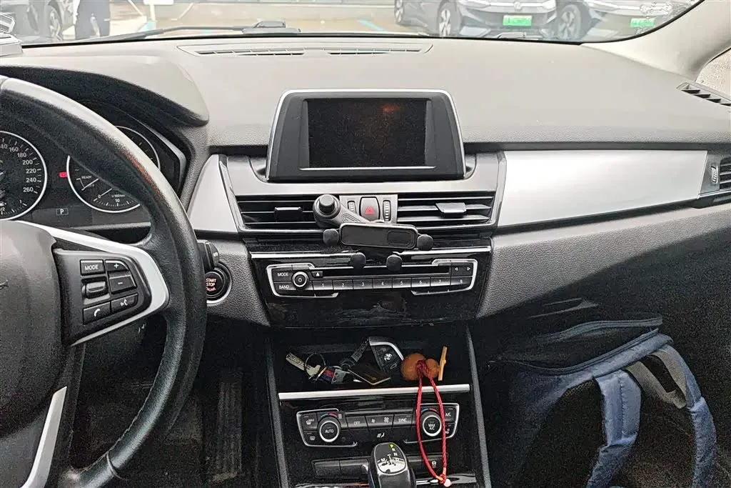 2015 BMW 2 Series SUV 1.5T 136HP L3 6AT,autocango,china used car exporter,china ev exporter,chinese used car exporter,chinese used ev exporter