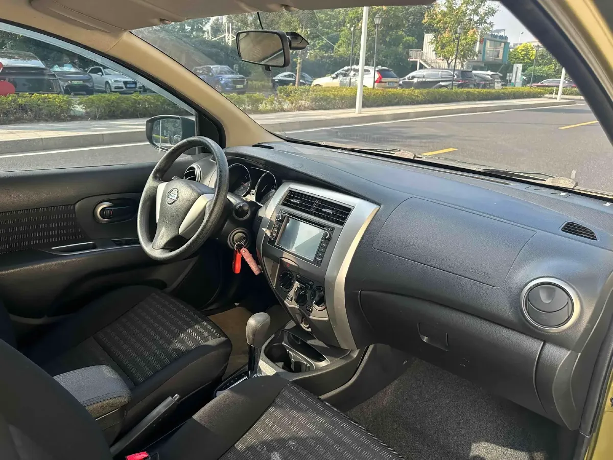 2013 Nissan Livina 1.6L 124HP L4 CVT,autocango,china used car exporter,china ev exporter,chinese used car exporter,chinese used ev exporter