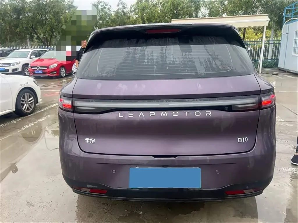 2025 Leapmotor B10 BEV 56.2KWH,autocango,china used car exporter,china ev exporter,chinese used car exporter,chinese used ev exporter