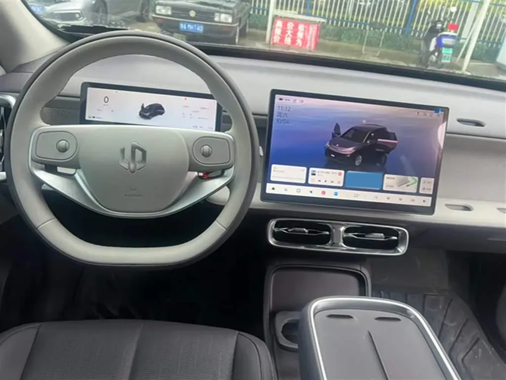 2025 Leapmotor B10 BEV 56.2KWH,autocango,china used car exporter,china ev exporter,chinese used car exporter,chinese used ev exporter