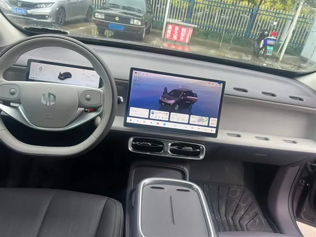 2025 Leapmotor B10 BEV 56.2KWH,autocango,china used car exporter,china ev exporter,chinese used car exporter,chinese used ev exporter