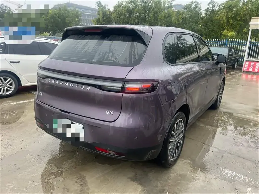 2025 Leapmotor B10 BEV 56.2KWH,autocango,china used car exporter,china ev exporter,chinese used car exporter,chinese used ev exporter