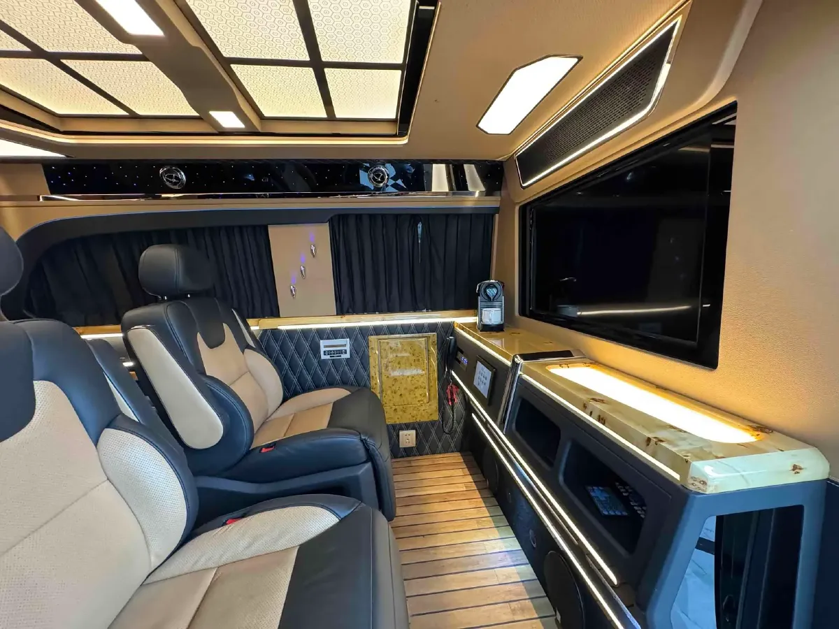 2019 Volkswagen Multivan 2.0T 204HP L4 7DCT,autocango,china used car exporter,china ev exporter,chinese used car exporter,chinese used ev exporter