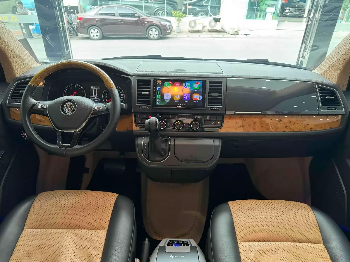 2019 Volkswagen Multivan 2.0T 204HP L4 7DCT,autocango,china used car exporter,china ev exporter,chinese used car exporter,chinese used ev exporter