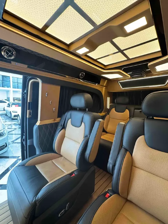 2019 Volkswagen Multivan 2.0T 204HP L4 7DCT,autocango,china used car exporter,china ev exporter,chinese used car exporter,chinese used ev exporter