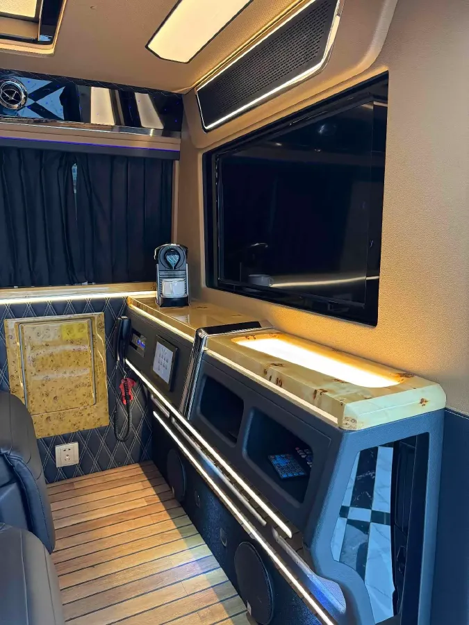 2019 Volkswagen Multivan 2.0T 204HP L4 7DCT,autocango,china used car exporter,china ev exporter,chinese used car exporter,chinese used ev exporter